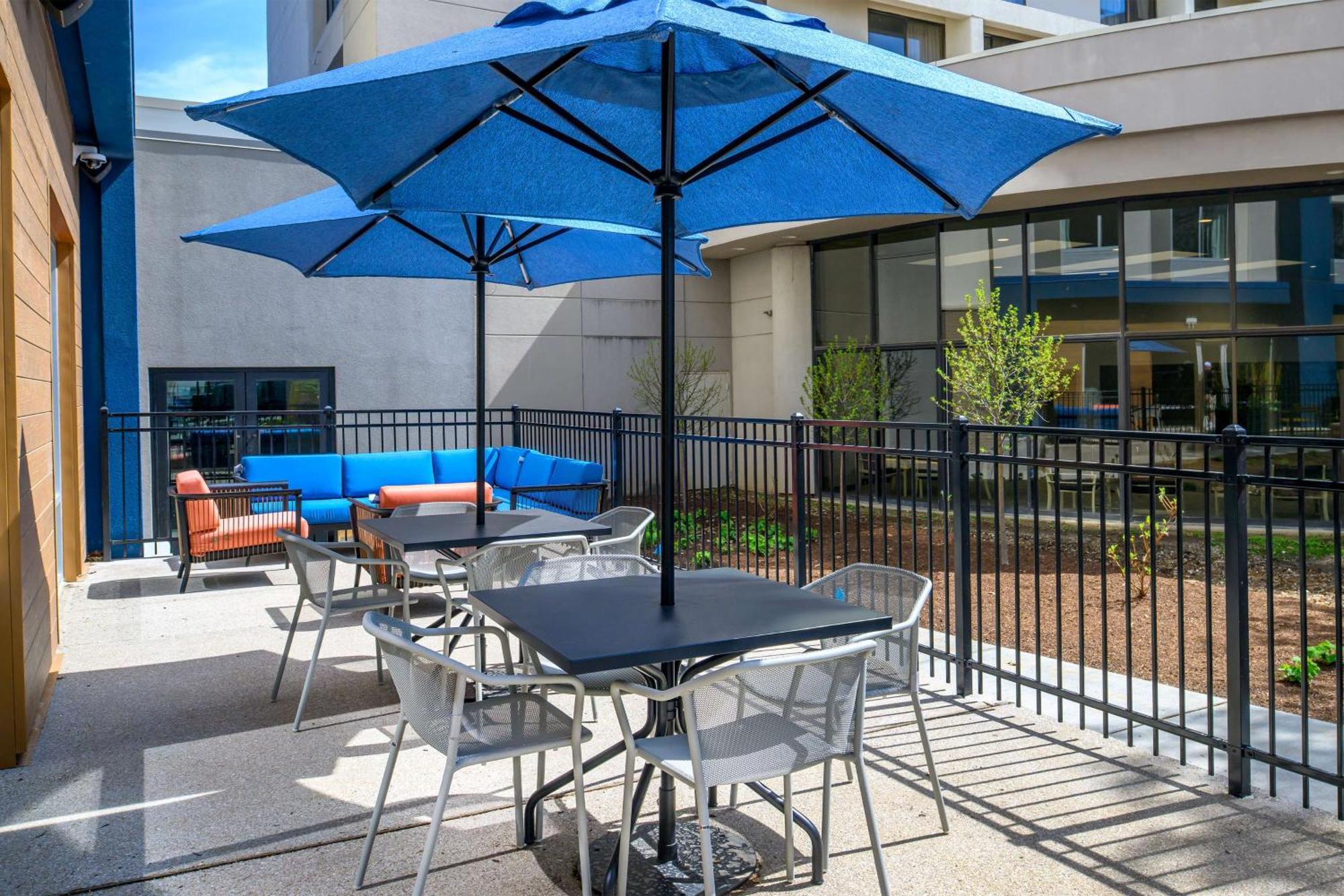 Hampton Inn By Hilton St Louis Airport Woodson Terrace Екстер'єр фото